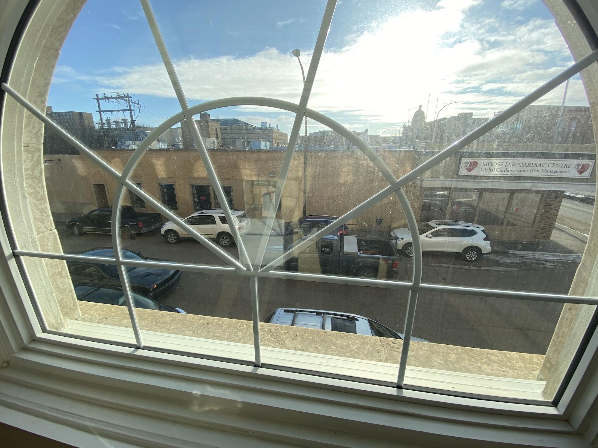 Grant Hall Hotel Moose Jaw Exterior photo